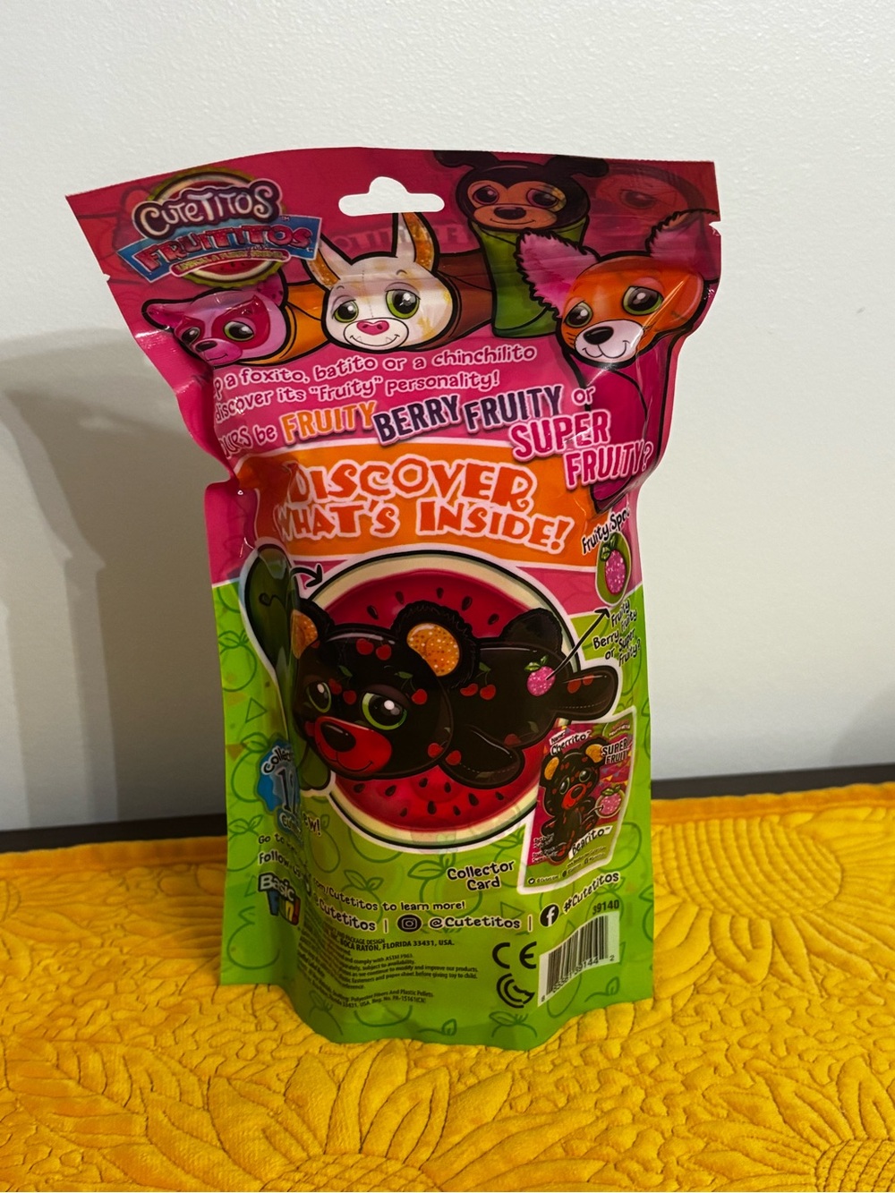 Cutetitos Fruittitos Series 4 Scented Plush Mystery Fruit Wraps NEW - Picture 2 of 4